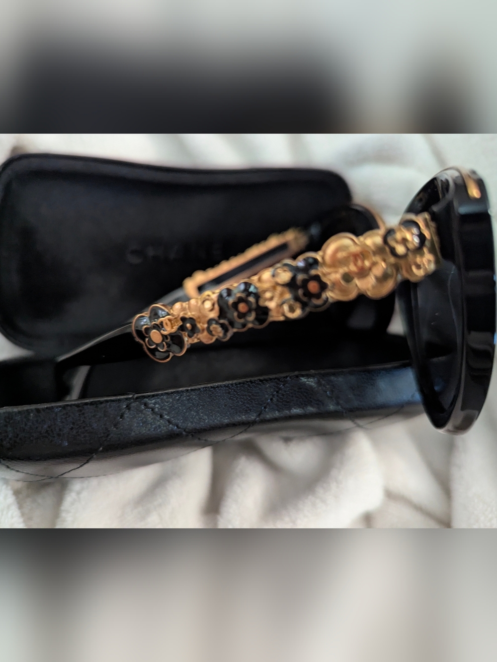 CHANEL Sunglasses Oversized Black & Gold Enameled NWOT CHANEL Case included - Picture 3 of 5